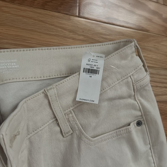 Old Navy NWT❗️Rockstar High Waisted Super Skinny Jeans Raw Hem Light Beige - Picture 3 of 5